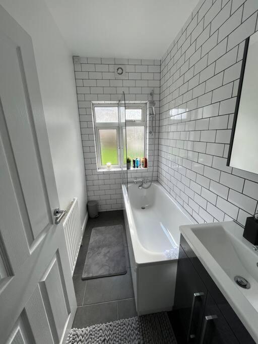 Castle Court Apartment Лондон Экстерьер фото