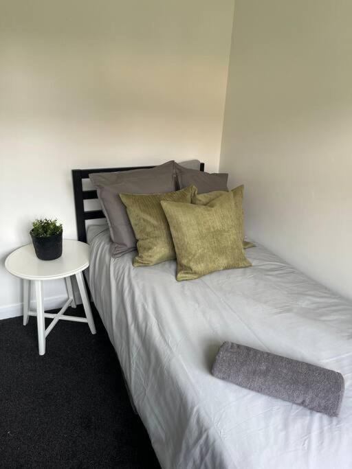 Castle Court Apartment Лондон Экстерьер фото